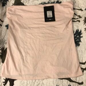 I’m selling a Brand New Fashion Nova Raquel Tube Top🩷